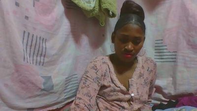 Elina42 from Madagascar