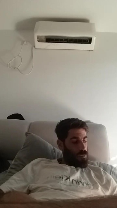 Hbkkfkfjdz2 from Italy