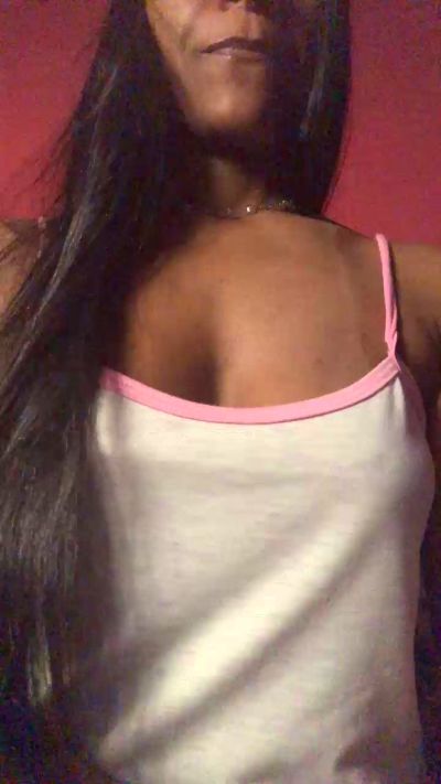 Luara35 from Brazil