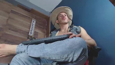 bigjonathan from Colombia
