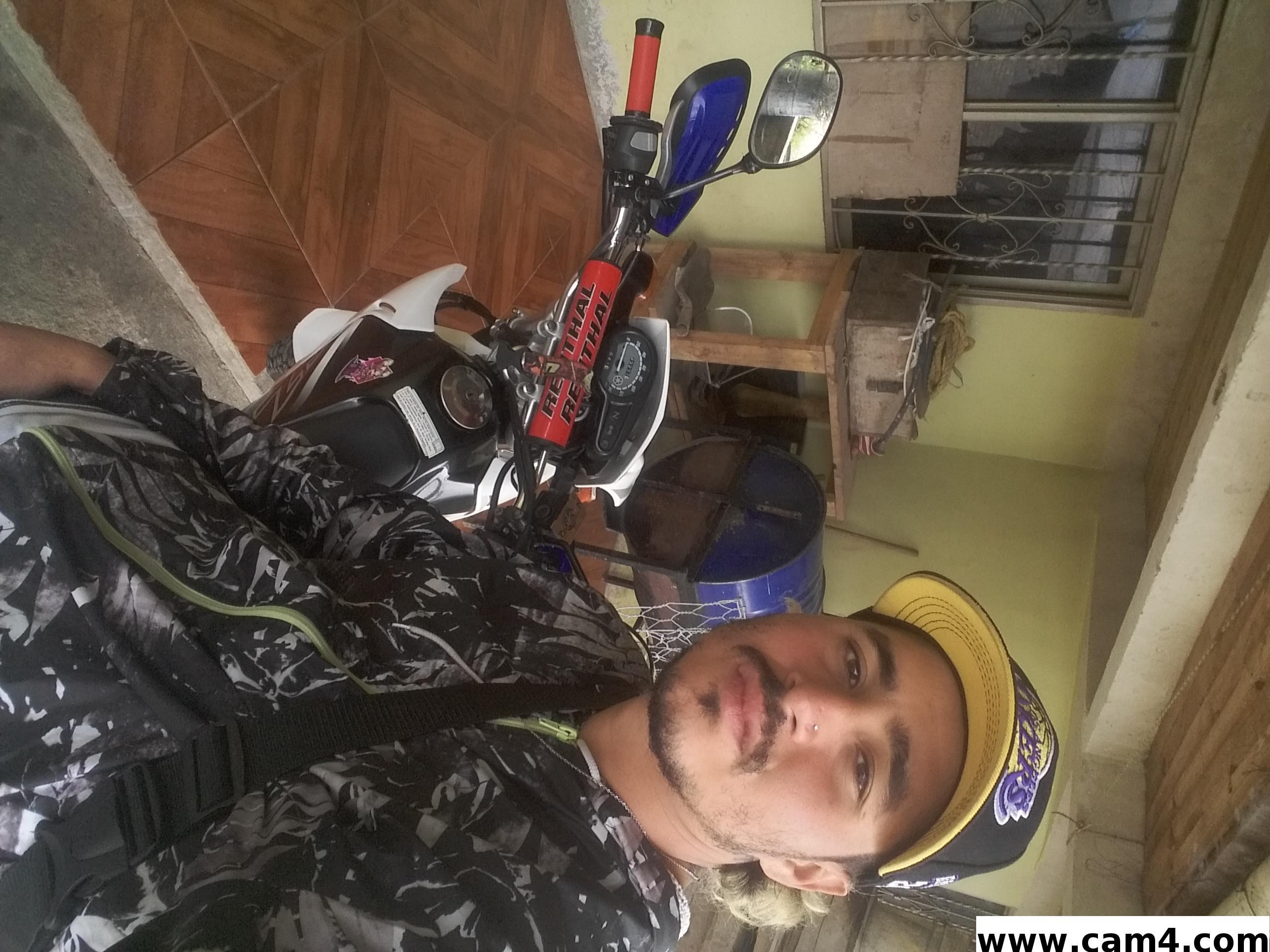 emilio263 from Colombia