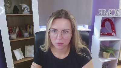 xZoey from United Kingdom